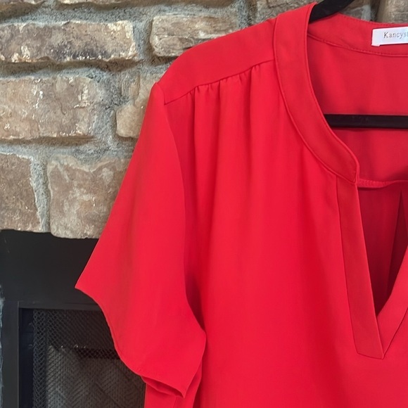 Kancystore red V neck blouse. Size 2XL - Picture 3 of 8